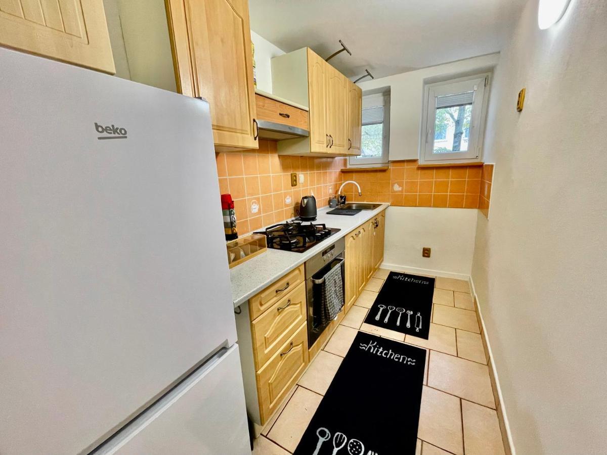 Park, 24h Checkin & Centre W Free Parking Apartment Piest'any