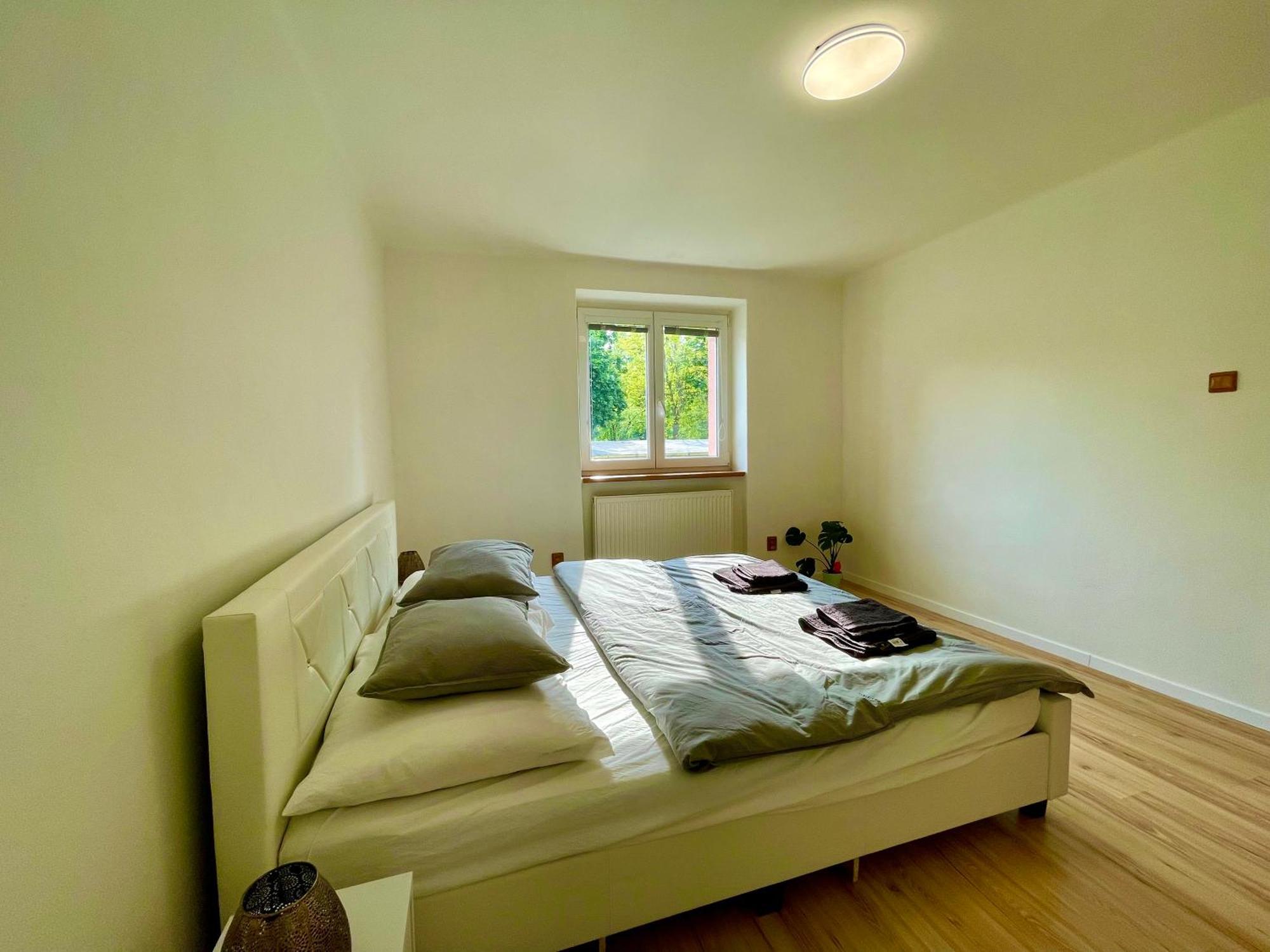 Apartment Park, 24h Checkin & Centre W Free Parking Piest'any