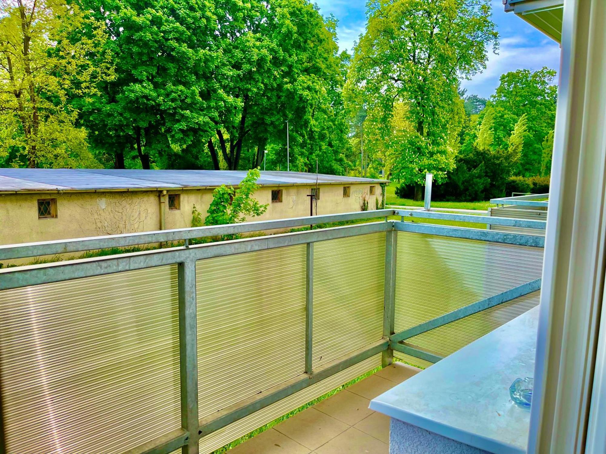 Park, 24h Checkin & Centre W Free Parking Apartment